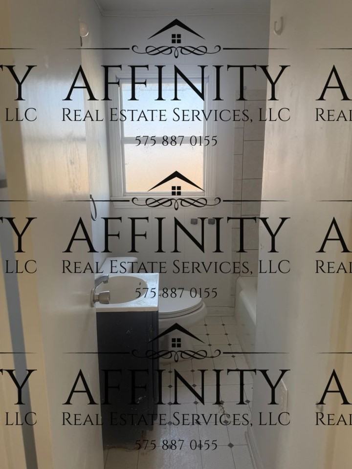 206 E Church St - Photo 3 of 6