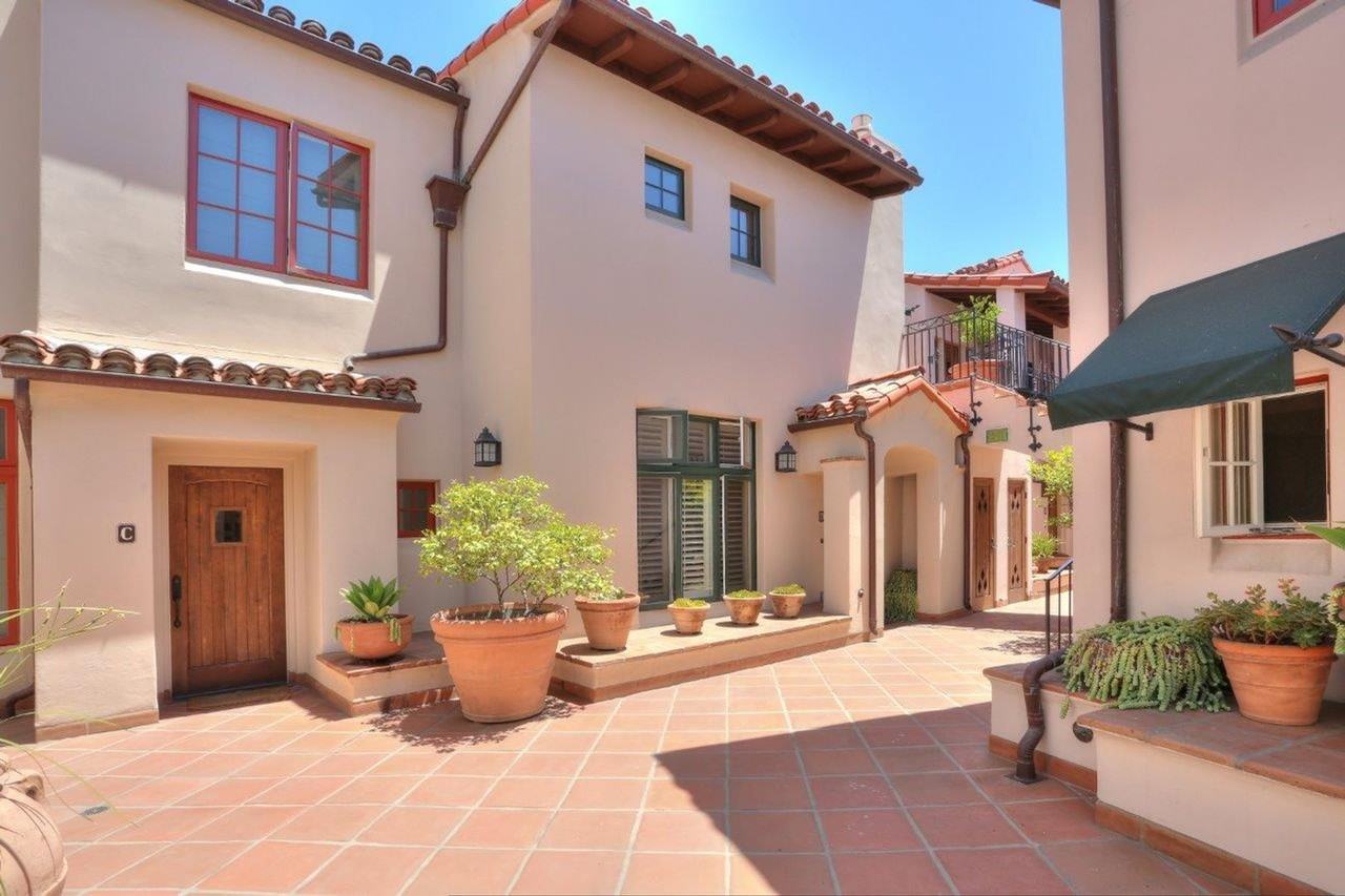 105 W De La Guerra St #D - Photo 2 of 20