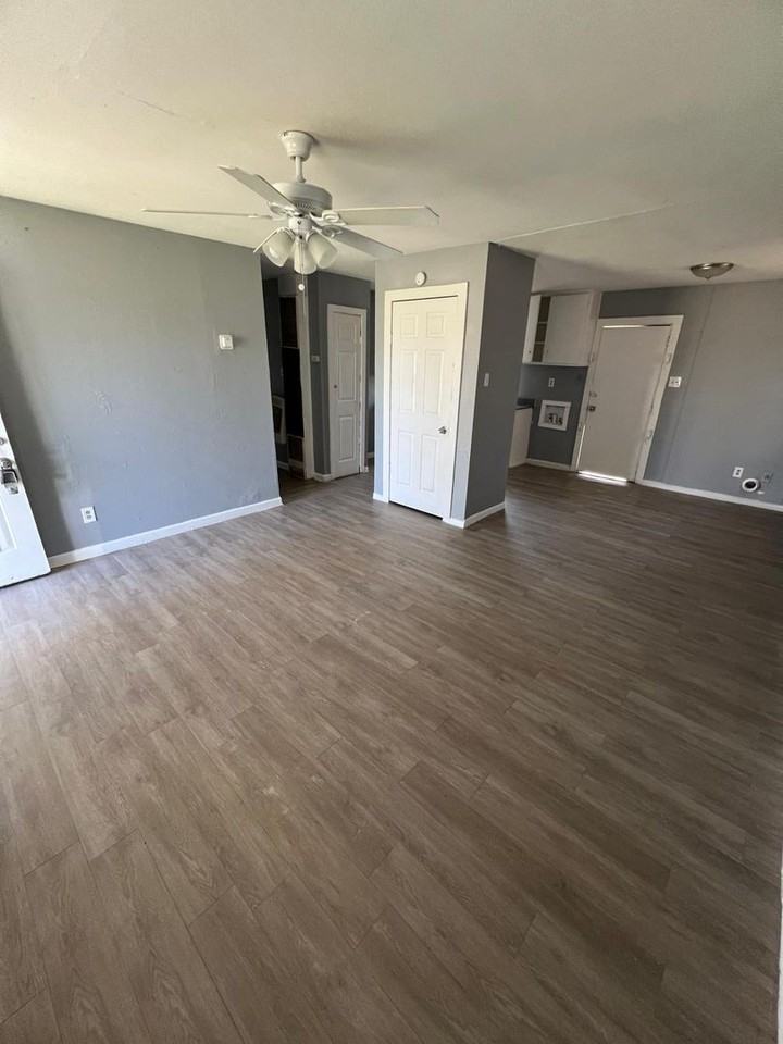 2410 E 7th St - Photo 3 of 15