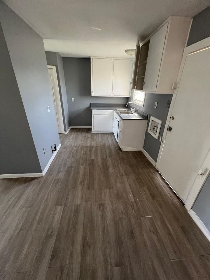 2410 E 7th St - Photo 7 of 15