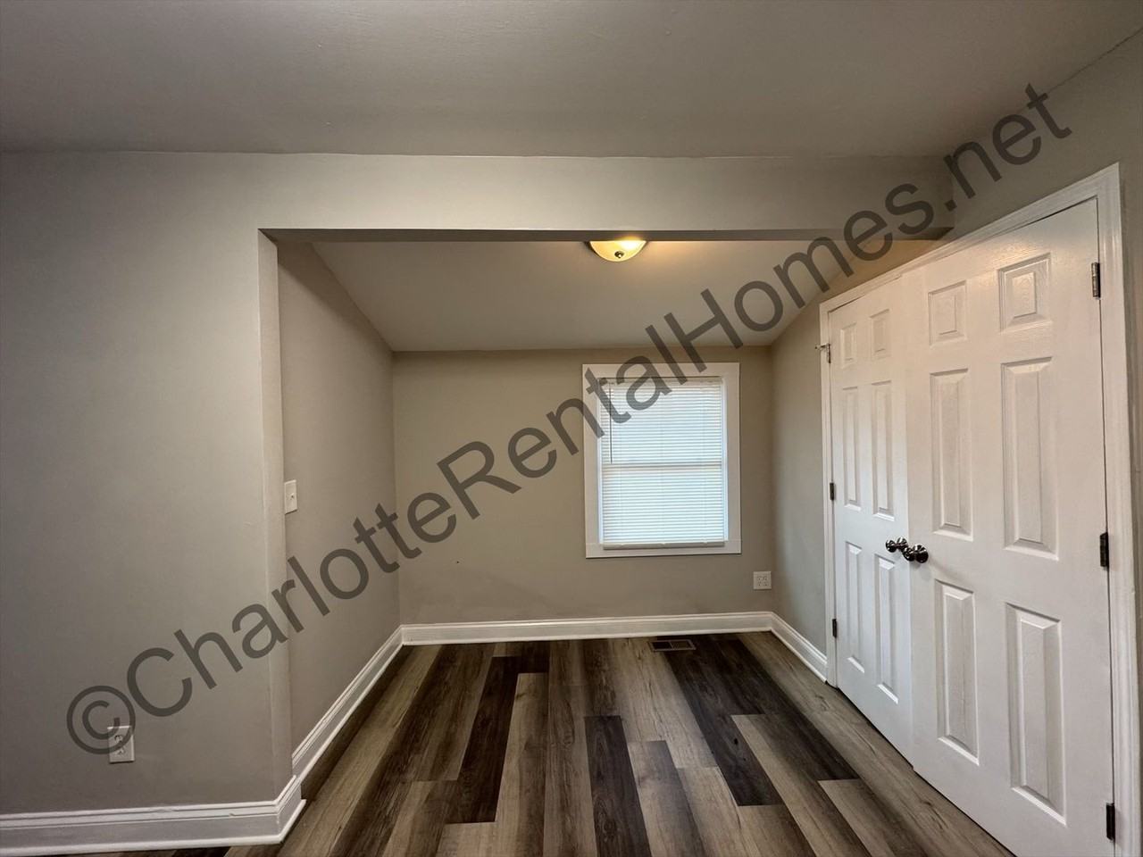 504 E Robinson St - Photo 5 of 9