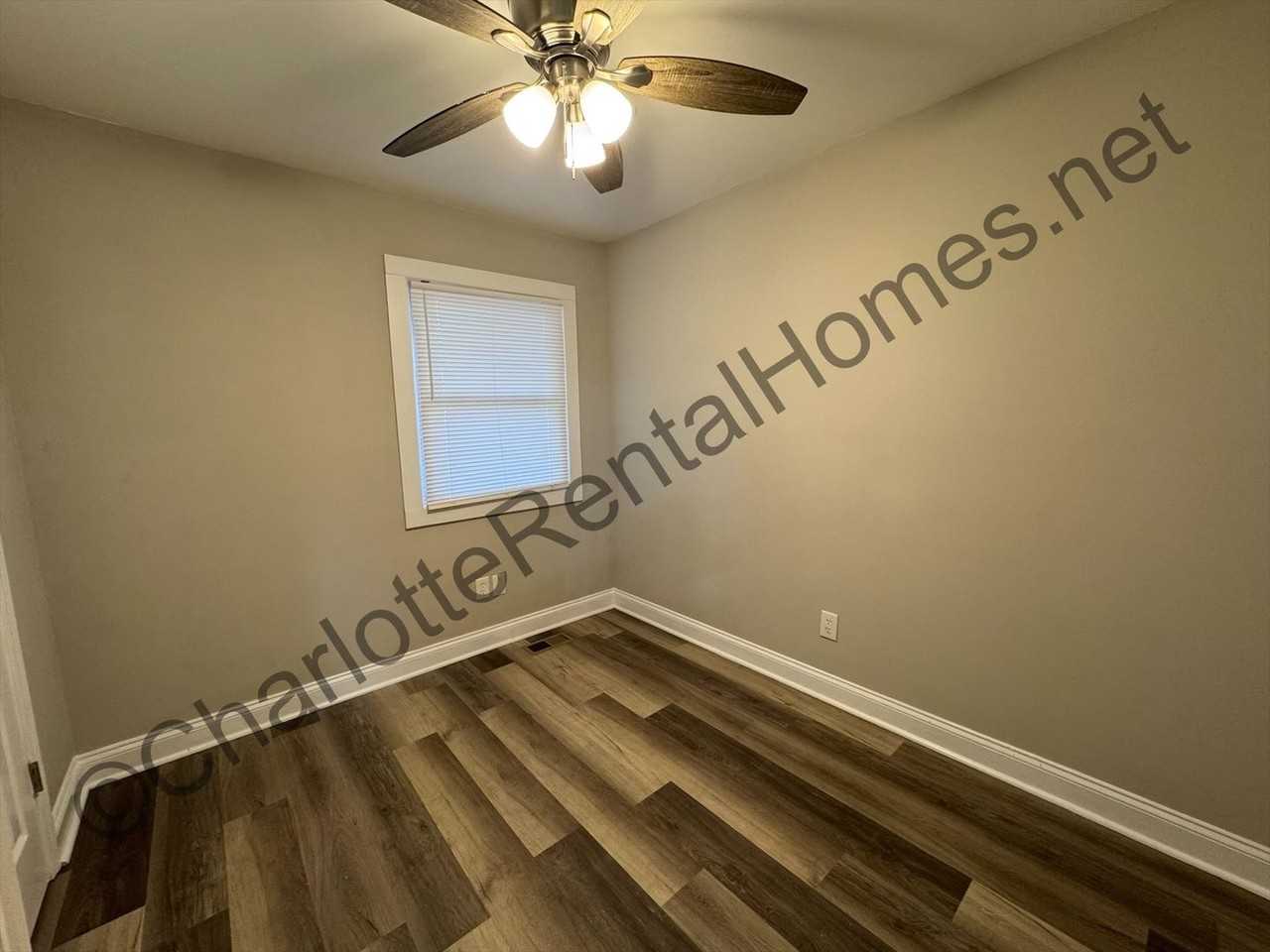 504 E Robinson St - Photo 7 of 9