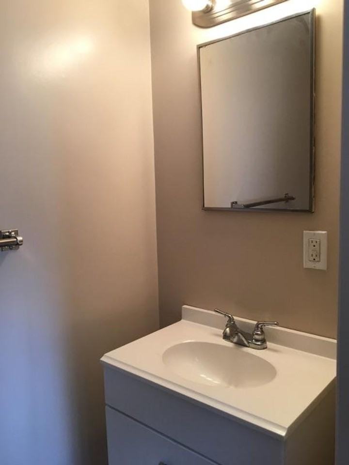 8 Saint Leo St - Photo 4 of 20