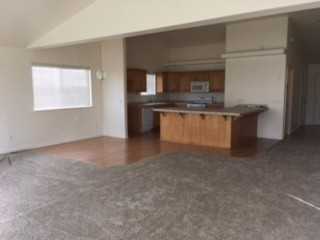 727 Divot Dr - Photo 3 of 15