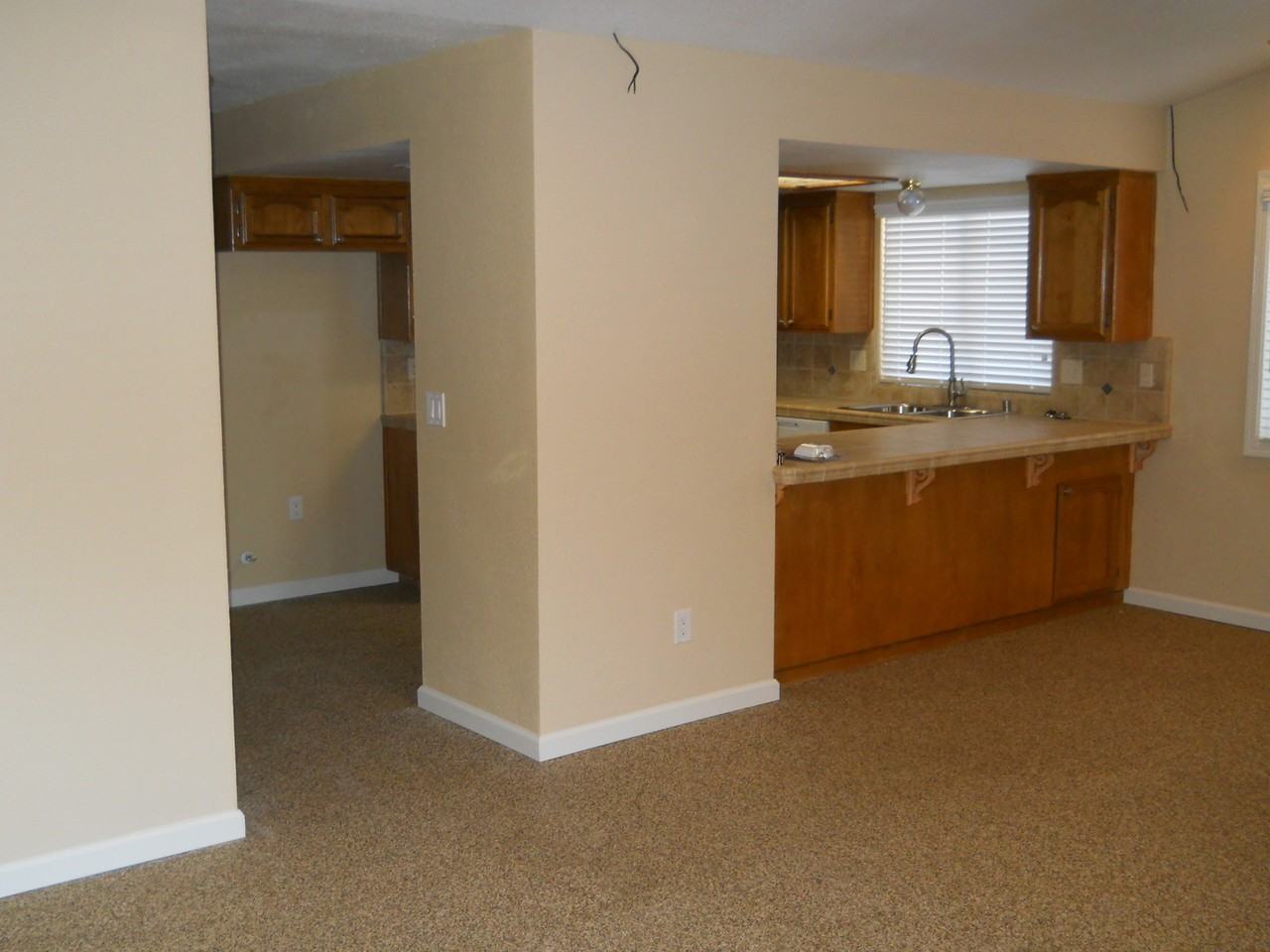 2043 Candlewood Ln - Photo 5 of 6