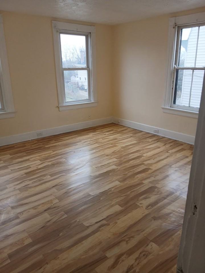 755 Mcpherson Ave - Photo 4 of 8