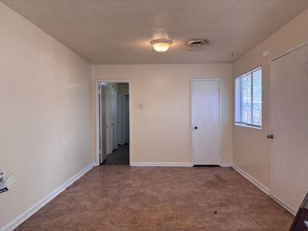 1333 Woody Dr - Photo 4 of 8