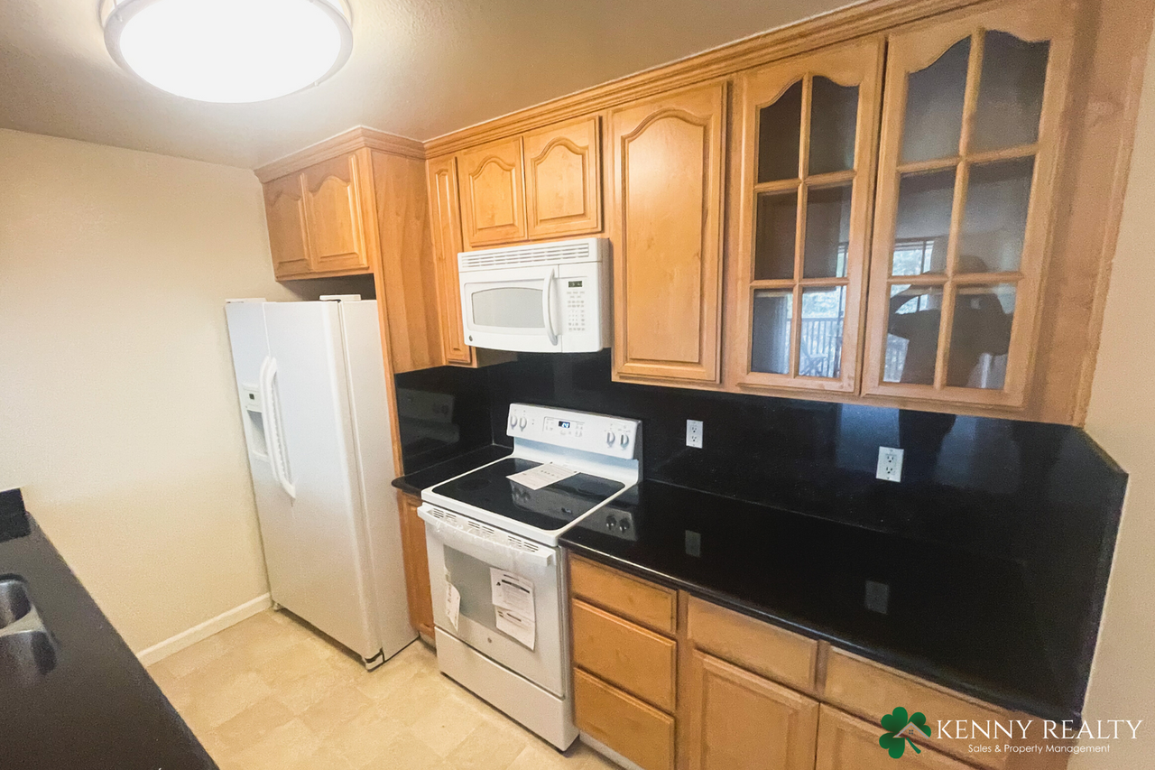 7302 Shelter Creek Ln - Photo 4 of 16