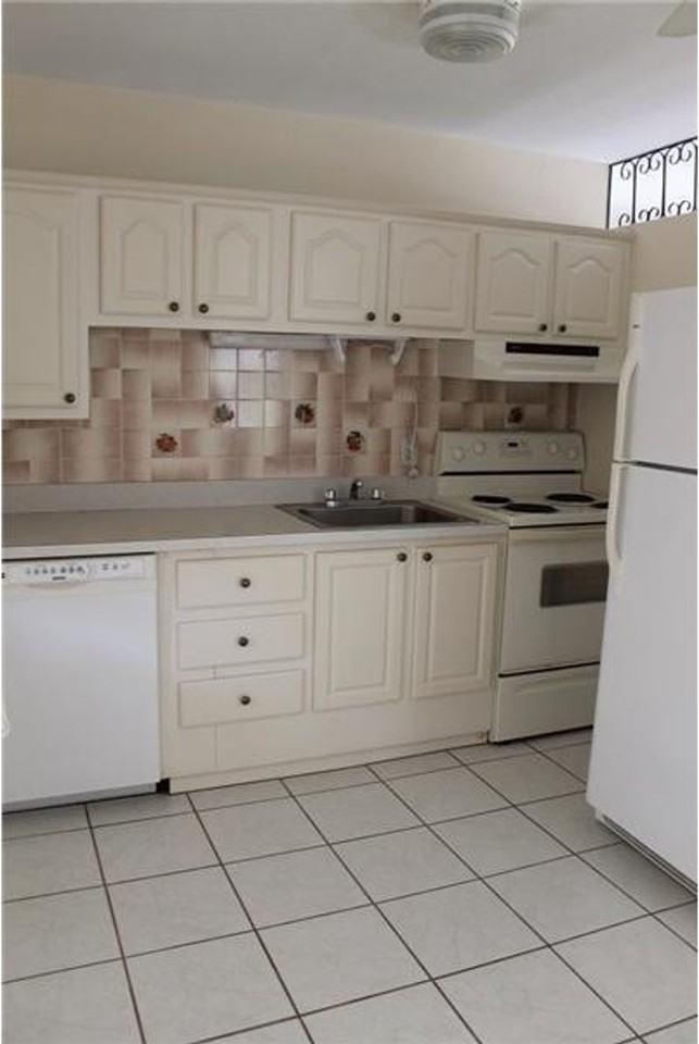 1631 4th Ct - Photo 5 of 8