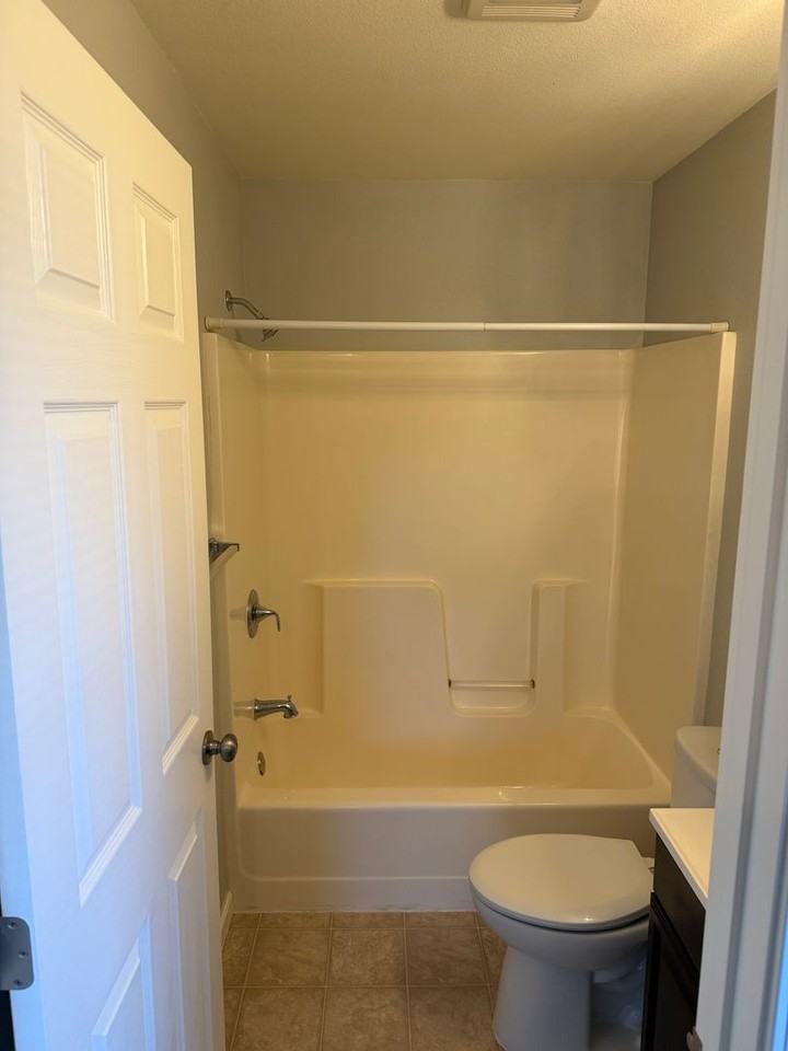 2216 Oxford Rd - Photo 7 of 12