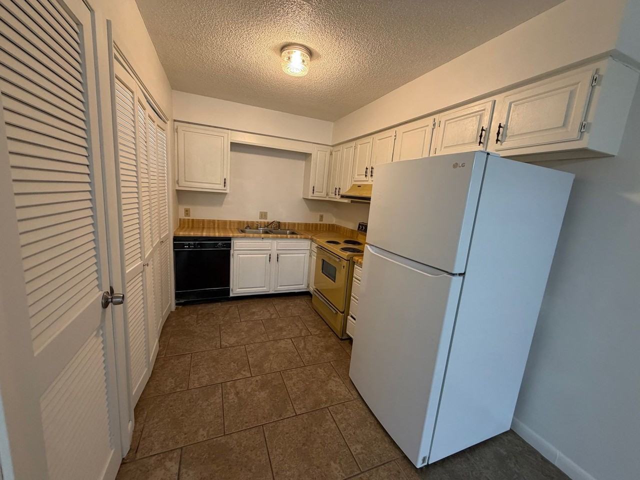 3001 Hodges St #2 - Photo 3 of 6