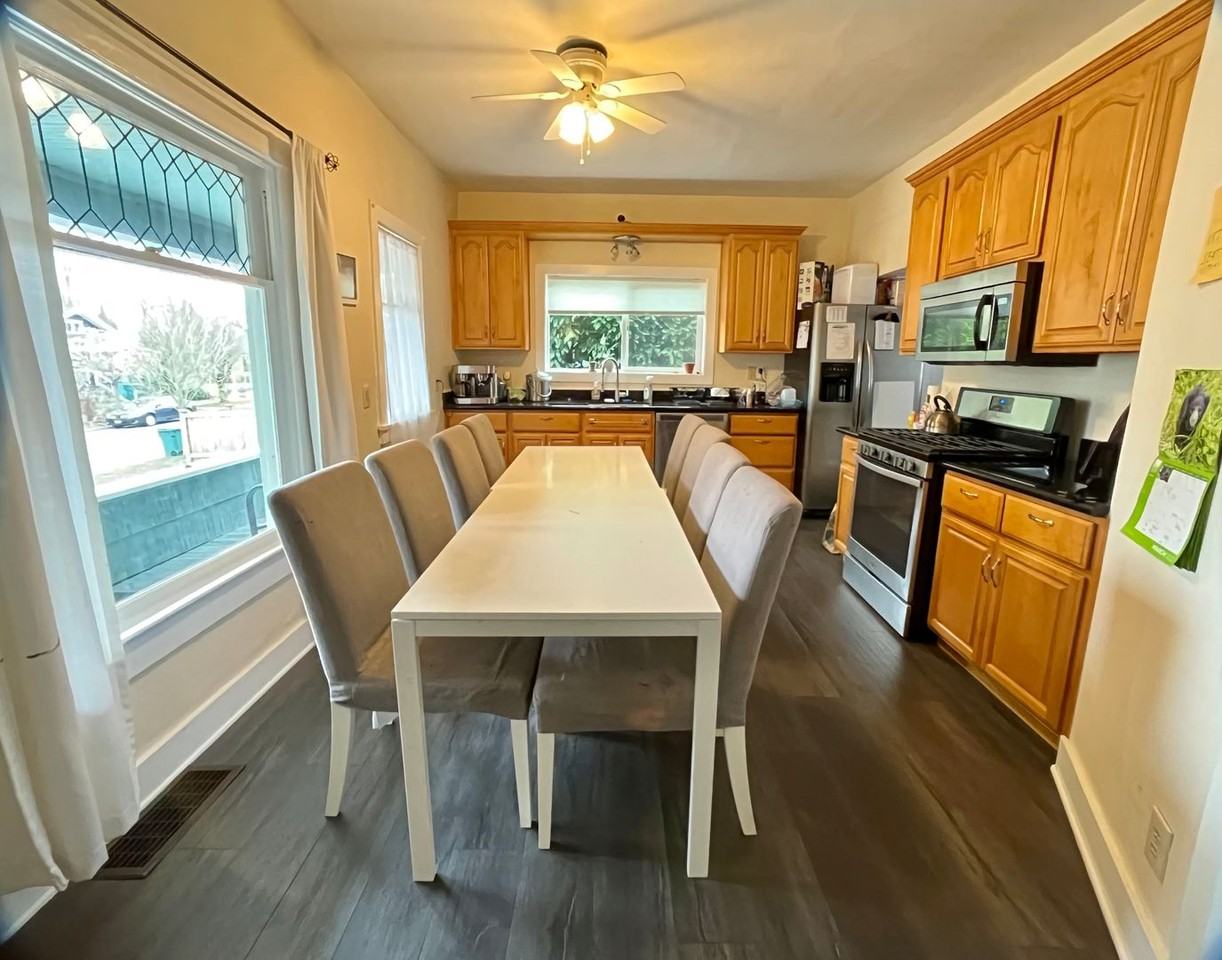 157 Ne 56th St - Photo 4 of 17