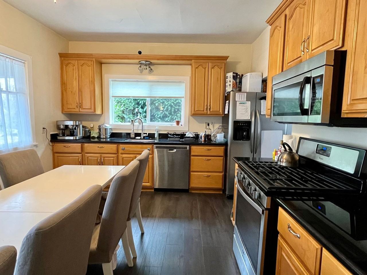 157 Ne 56th St - Photo 5 of 17