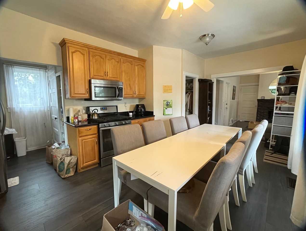 157 Ne 56th St - Photo 6 of 17