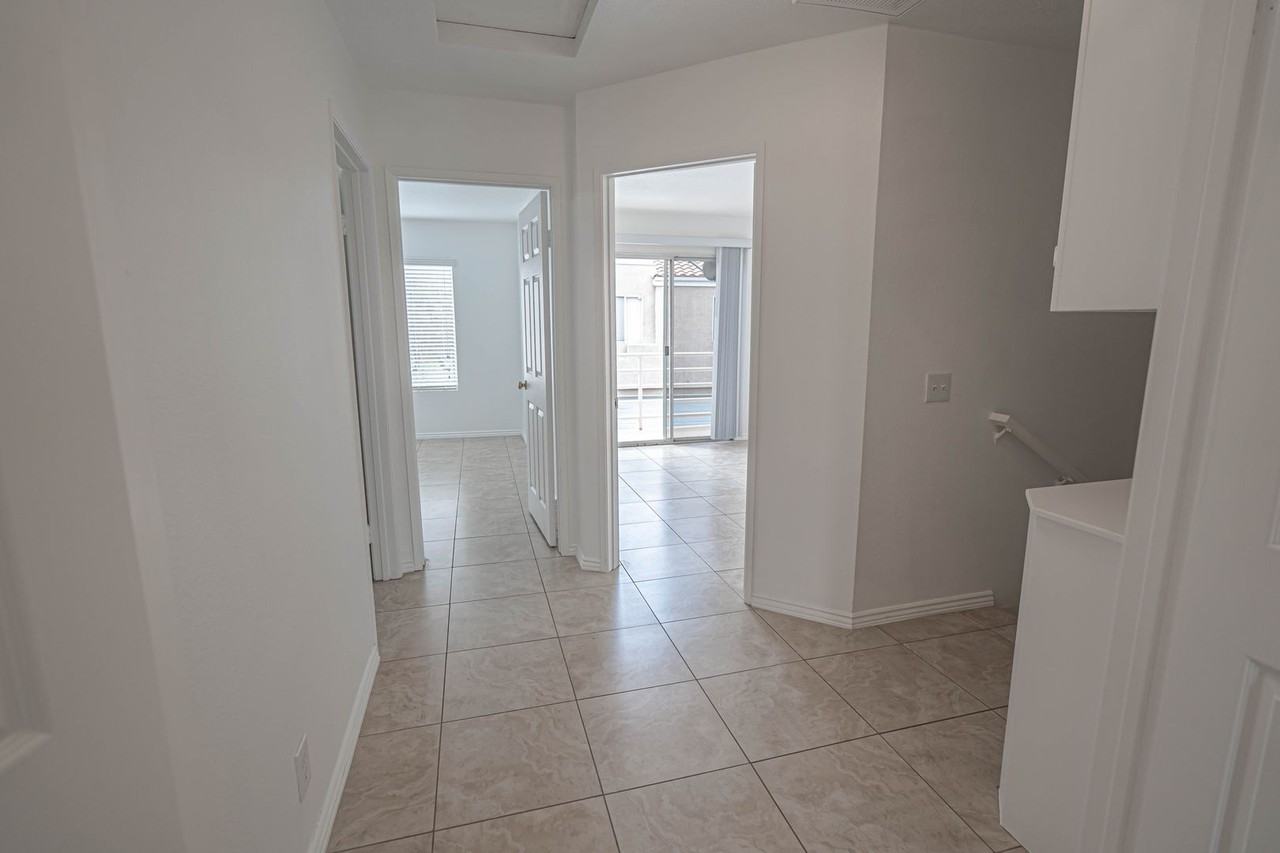 25511 Schubert Cir #D - Photo 6 of 21