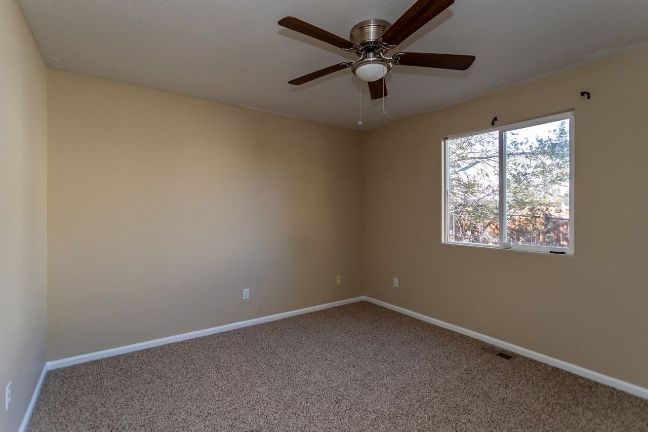 8950 Celebrity Ct - Photo 7 of 16