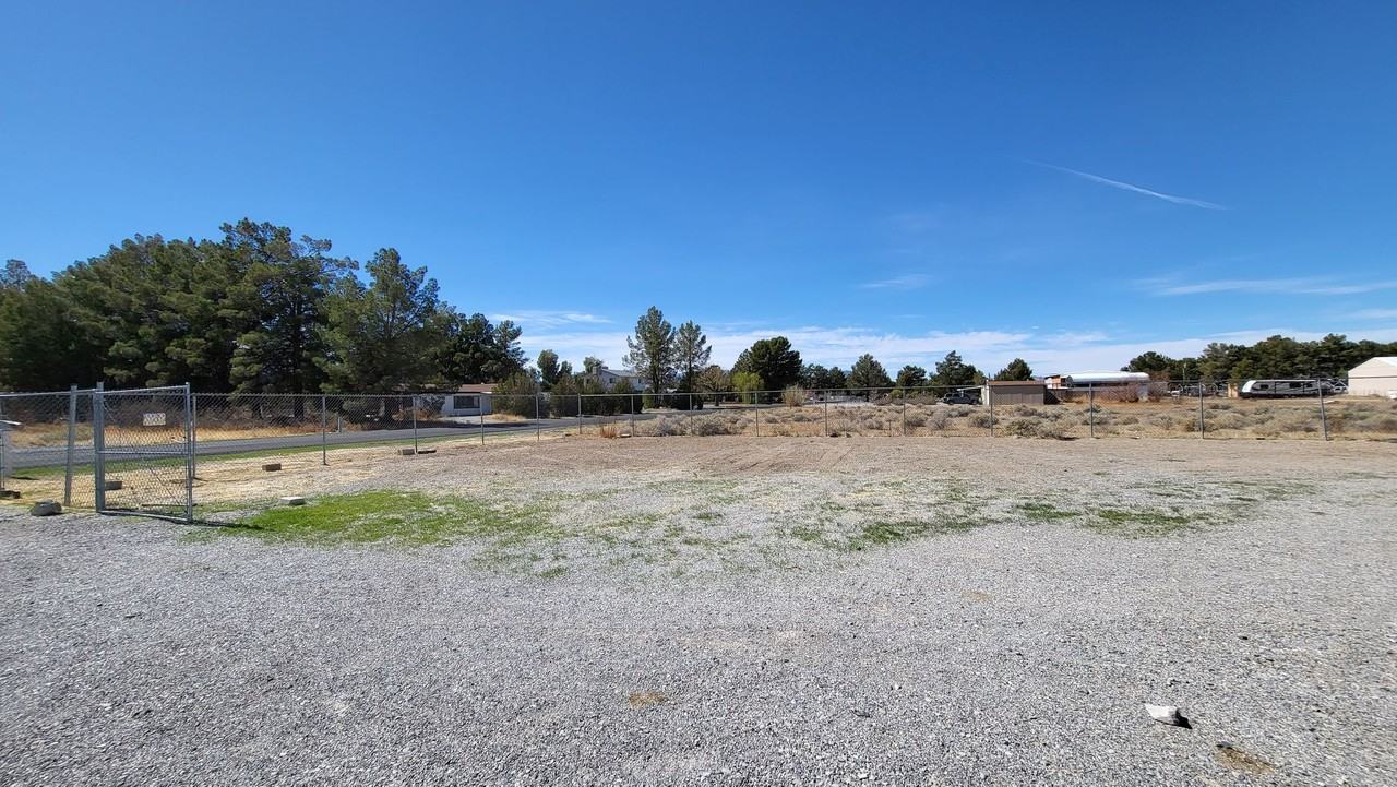 1270 W Irons St - Photo 7 of 48