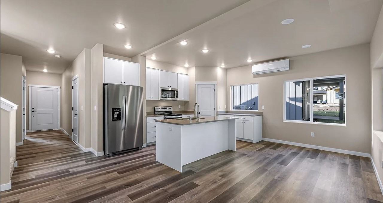 2877 Sandwood Ln - Photo 3 of 20