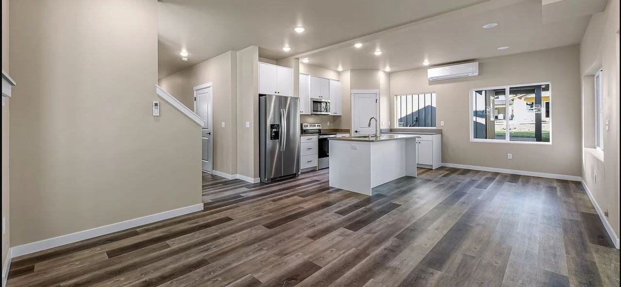 2877 Sandwood Ln - Photo 4 of 20