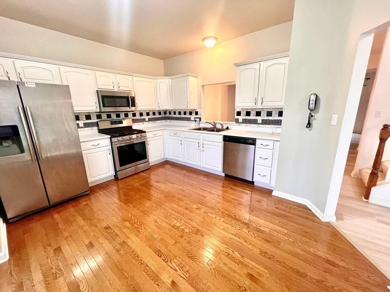 108 Woodcrest Dr - Photo 5 of 36