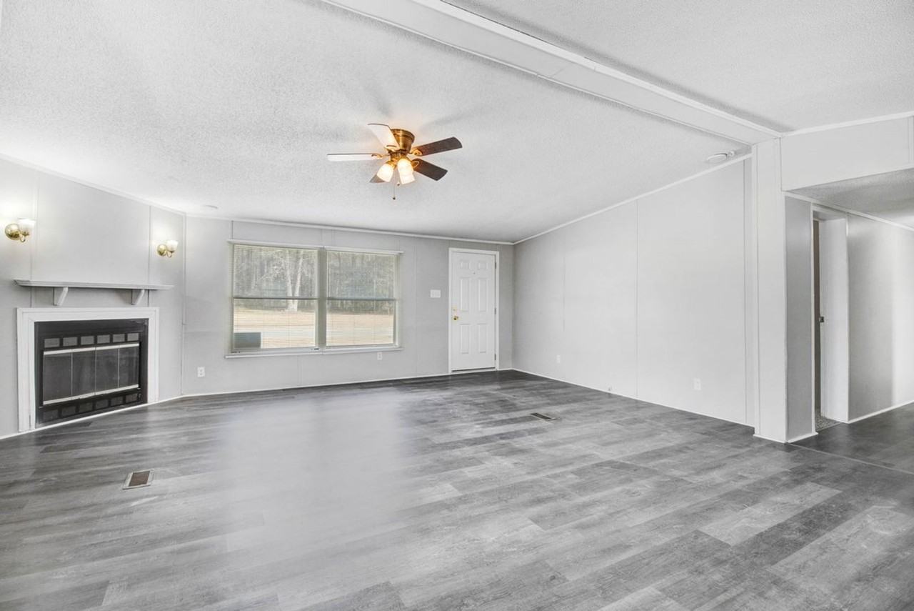 101 Little Dove Rd - Photo 5 of 26