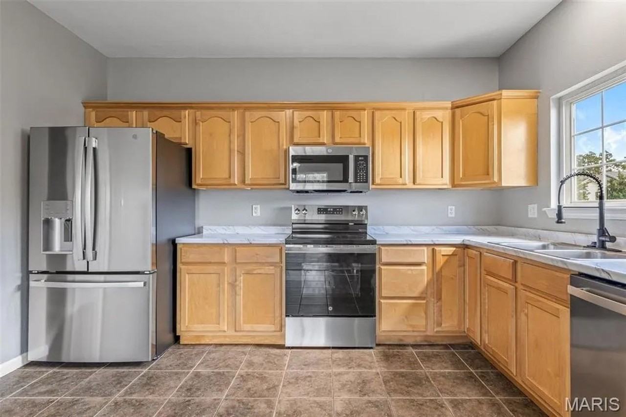 489 Shade Tree Ln - Photo 6 of 32