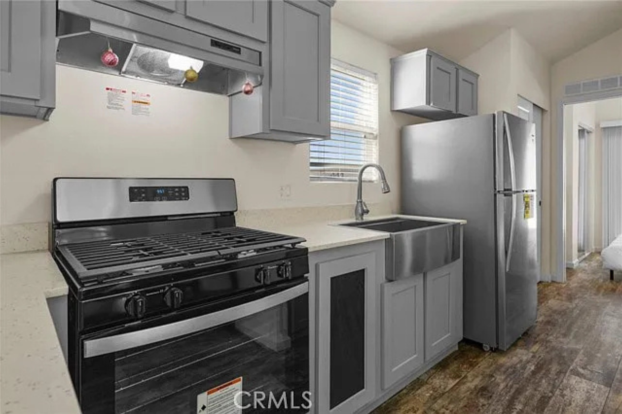 547 Alden Rd - Photo 4 of 14