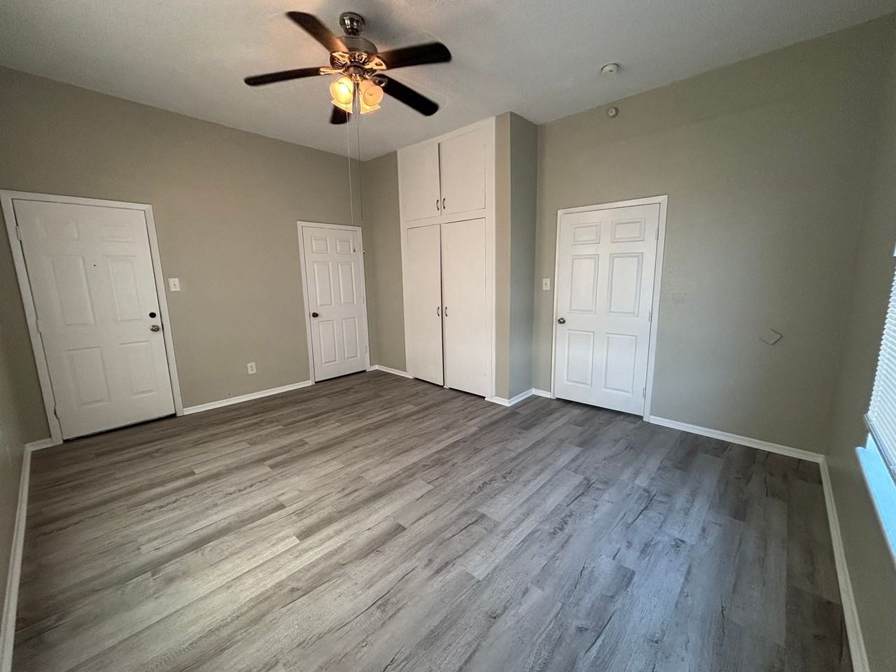 2613 Avenue K - Photo 3 of 14