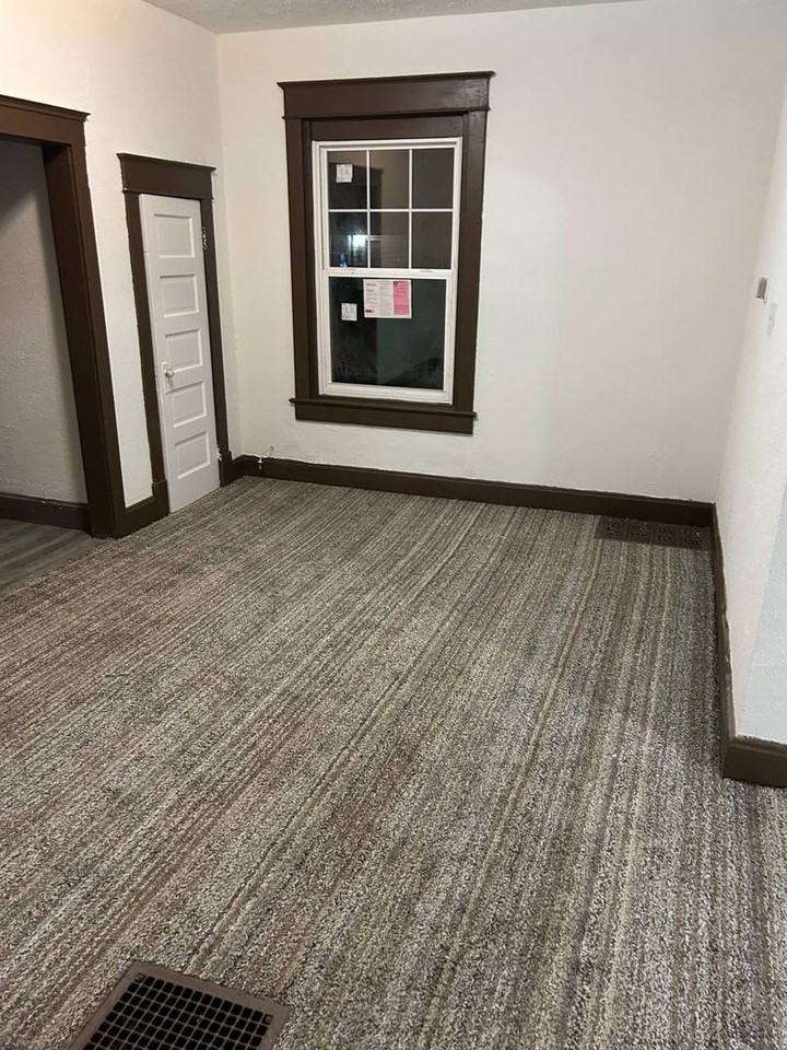 606 Harrison Ave - Photo 2 of 10