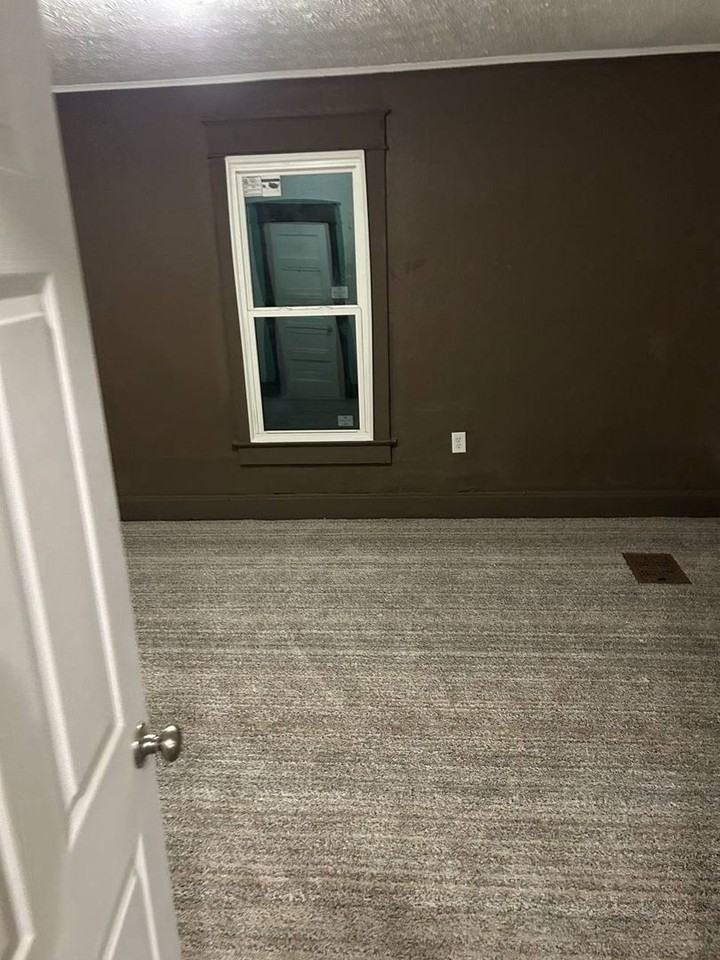 606 Harrison Ave - Photo 5 of 10