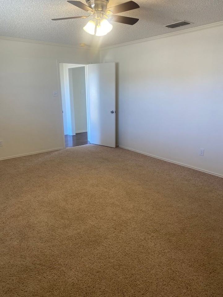 420 Hyden Ave - Photo 7 of 16