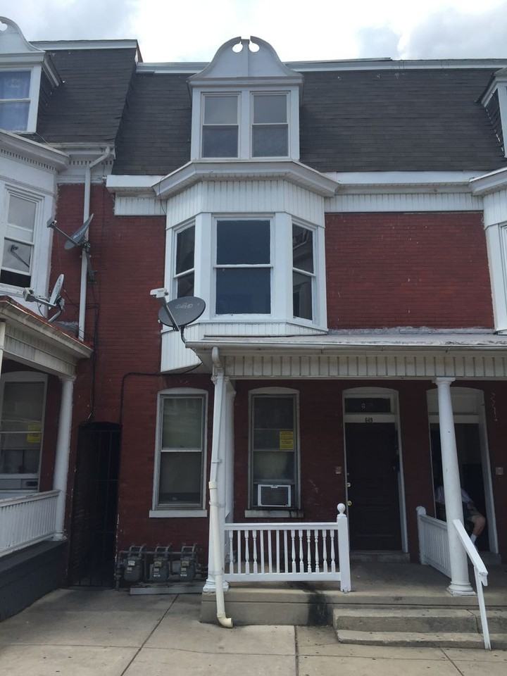 649 W Princess St #2