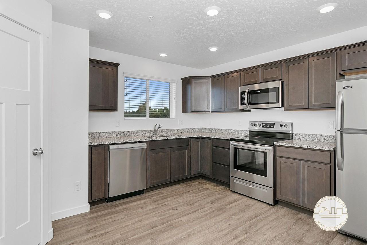 4052 W Bunny Hill Ln - Photo 2 of 17