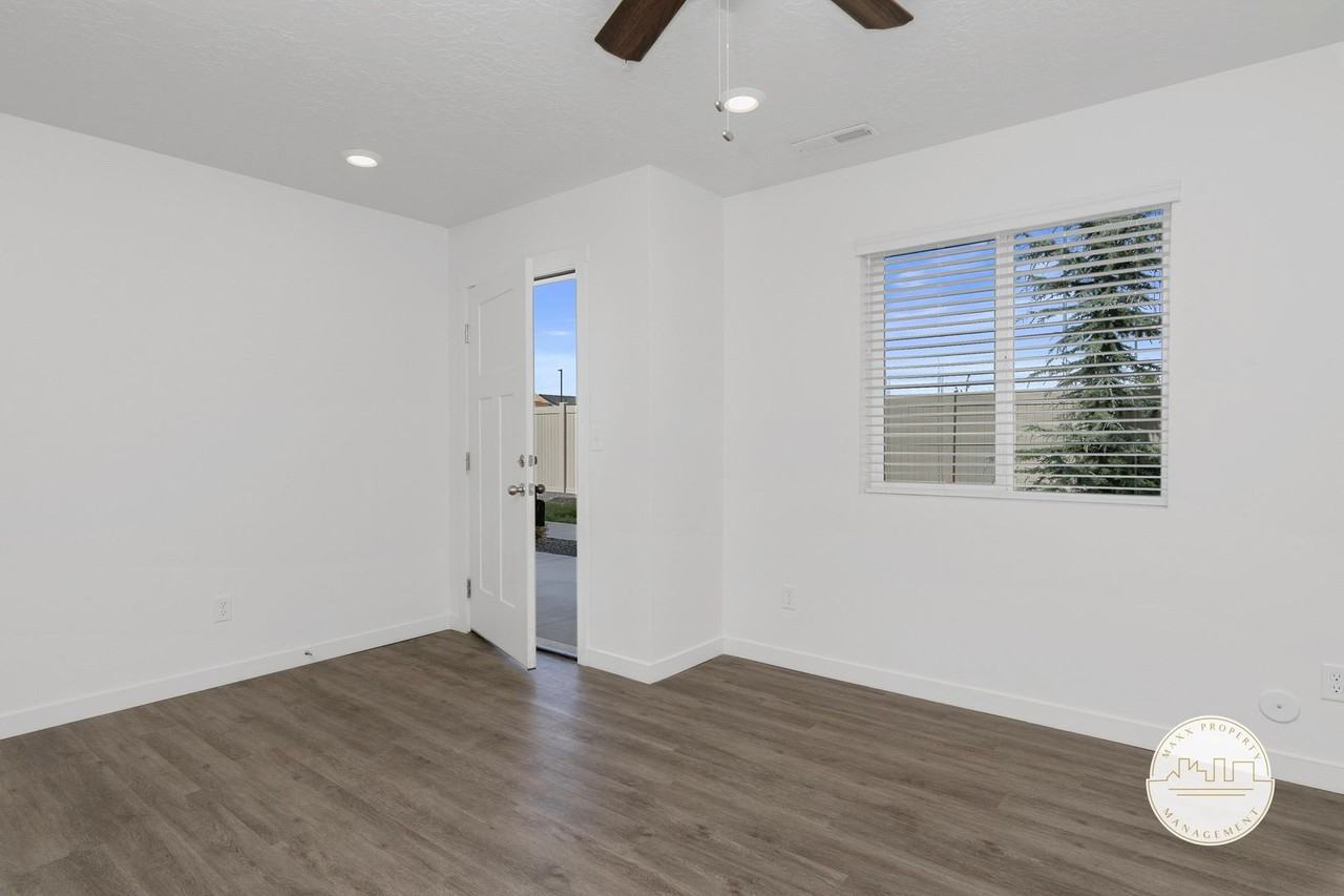 4052 W Bunny Hill Ln - Photo 6 of 17