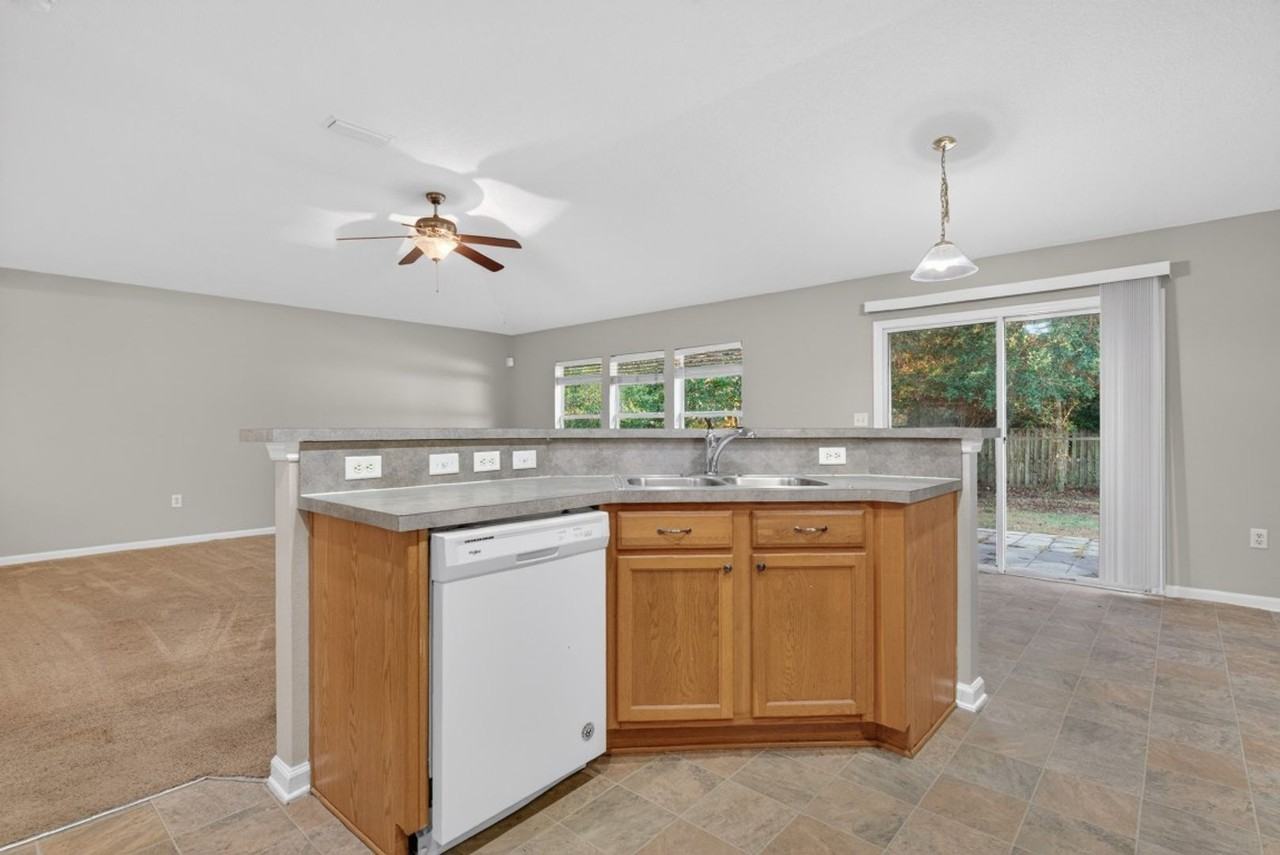 75277 Ravenwood Dr - Photo 6 of 12