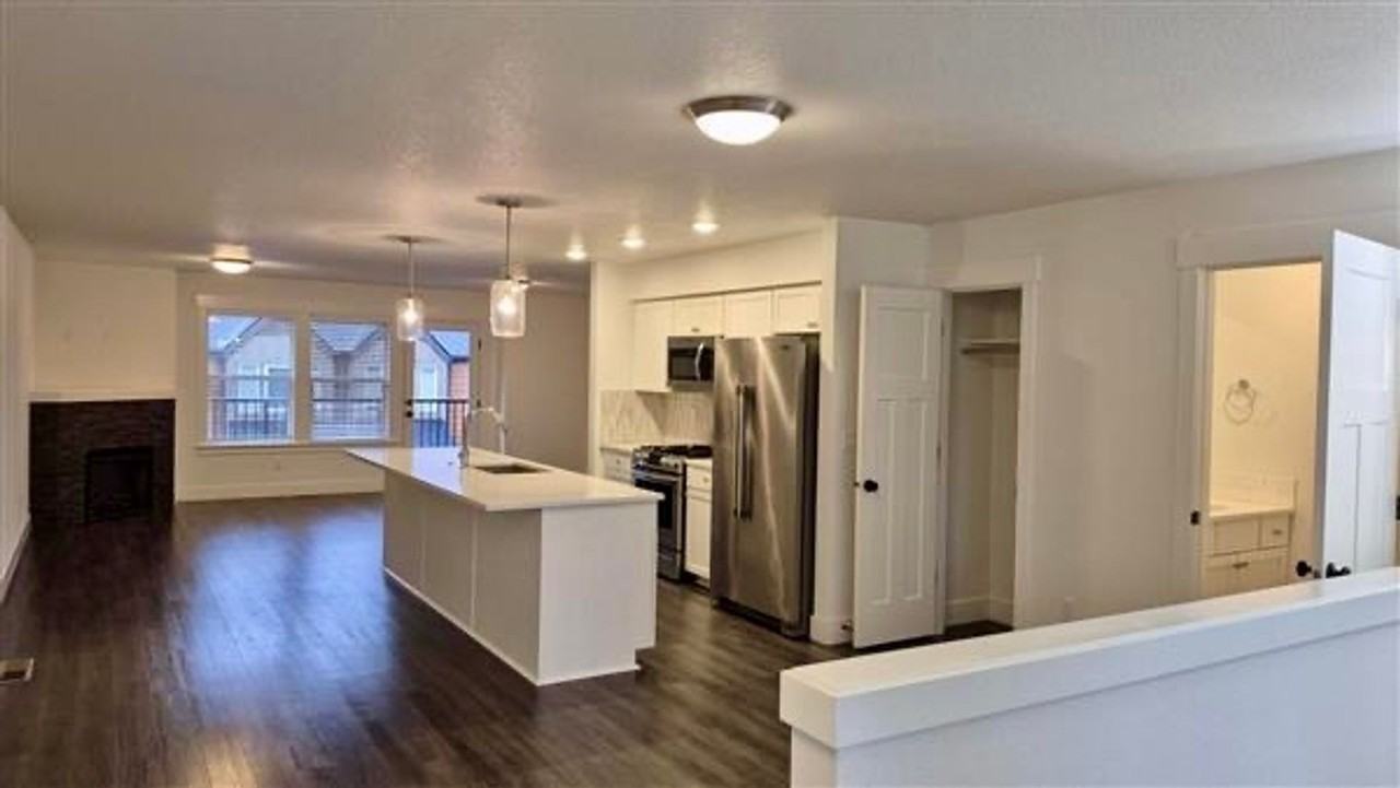 16769 Champion Way - Photo 2 of 15