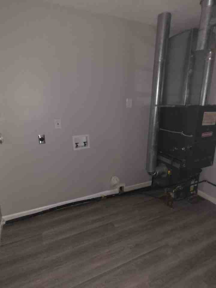 1420 Williams St - Photo 7 of 12