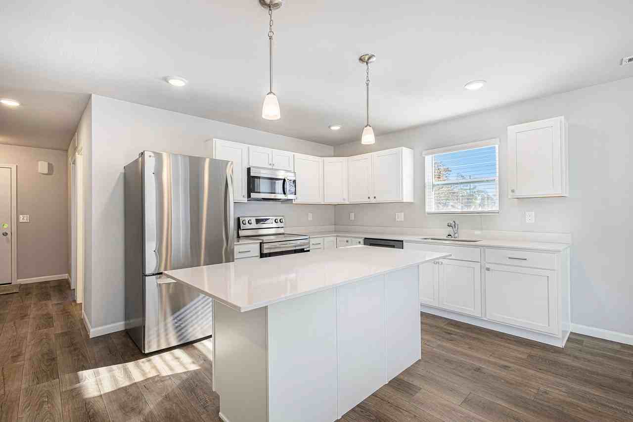 1919 Elwood St - Photo 5 of 21