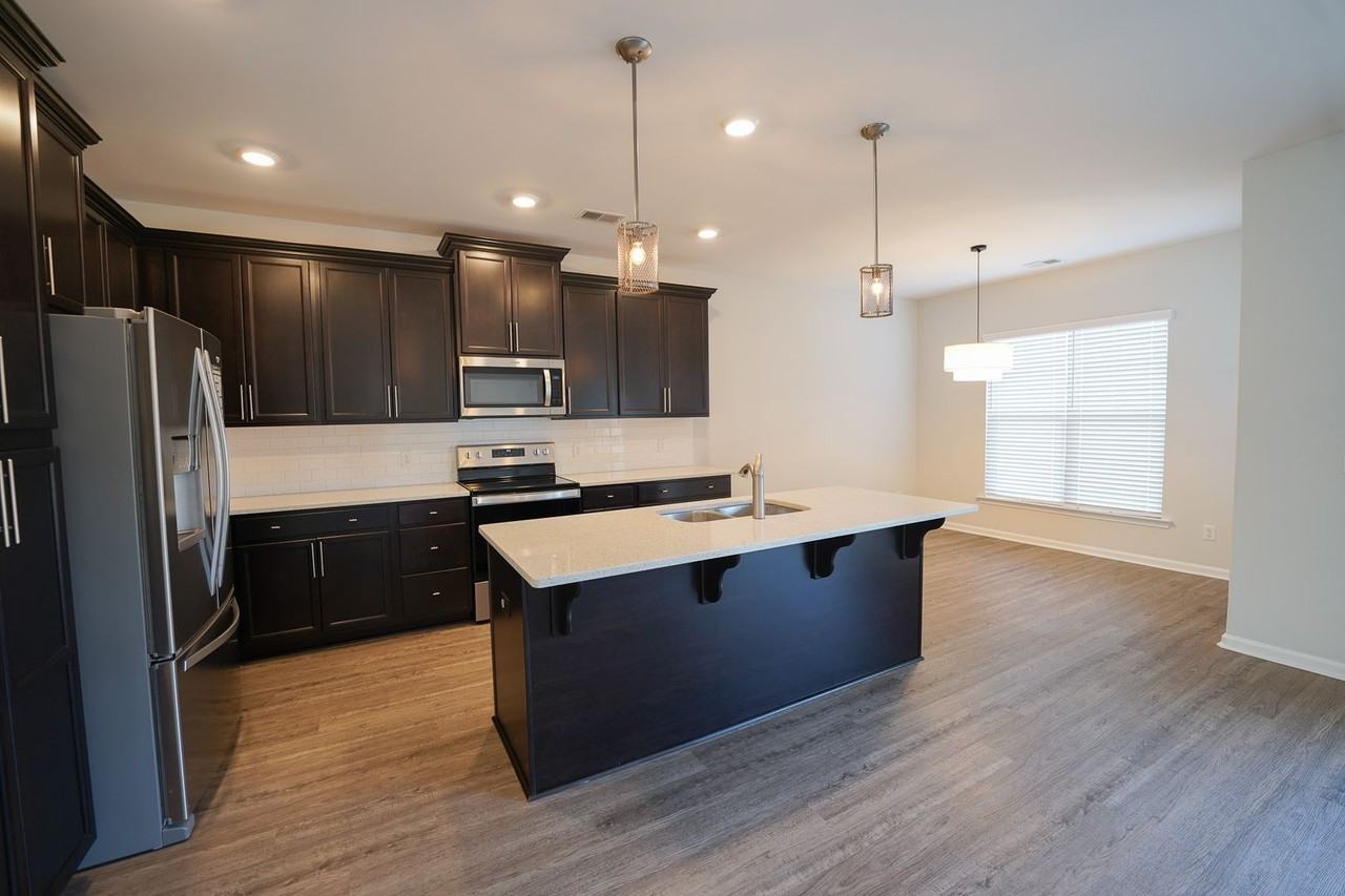 142 Cumberland Way - Photo 7 of 32