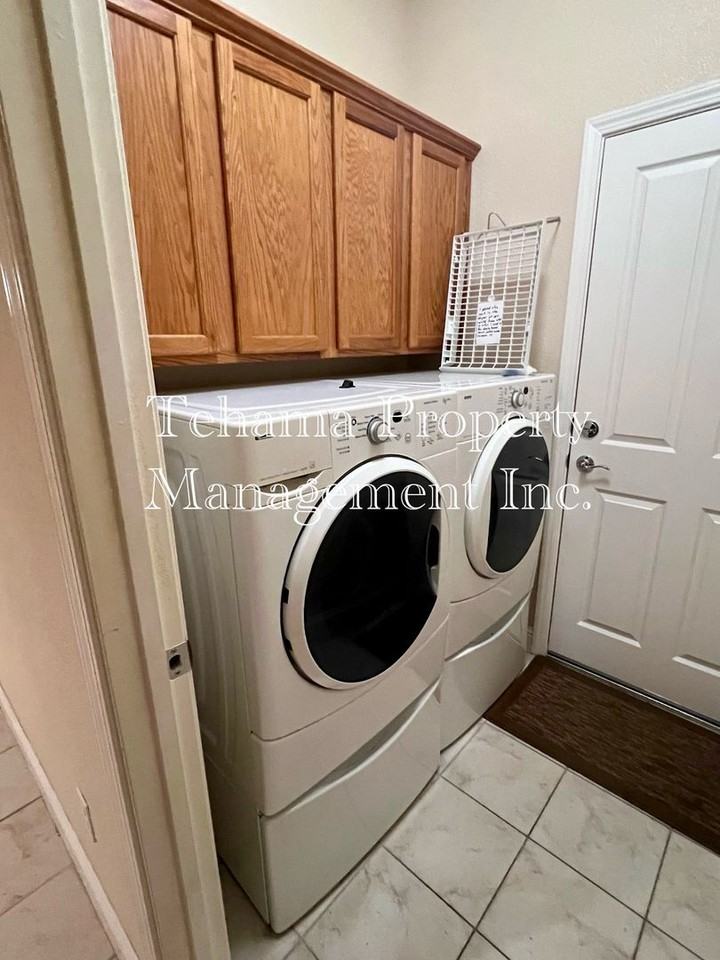 495 David Ave - Photo 7 of 18