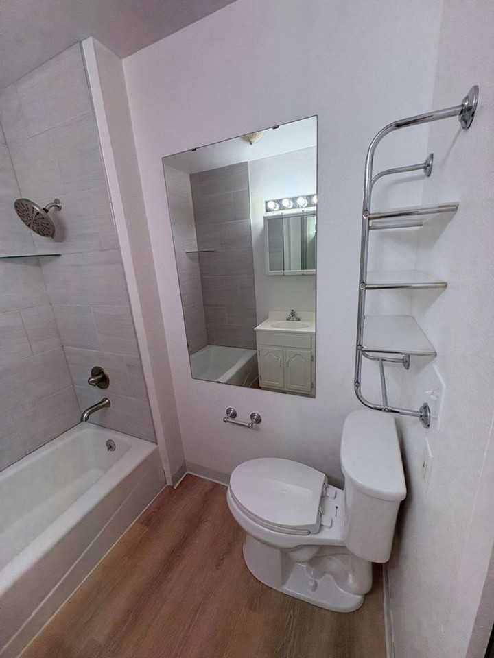 2831 W 28th St #39 - Photo 3 of 21