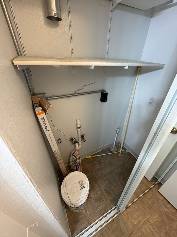 2831 W 28th St #39 - Photo 4 of 21