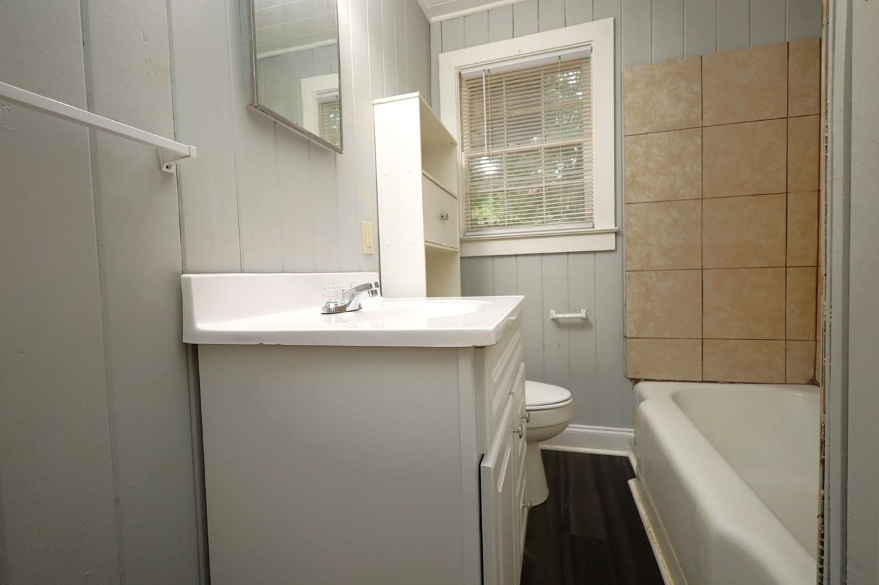 501 Charlton St - Photo 5 of 6