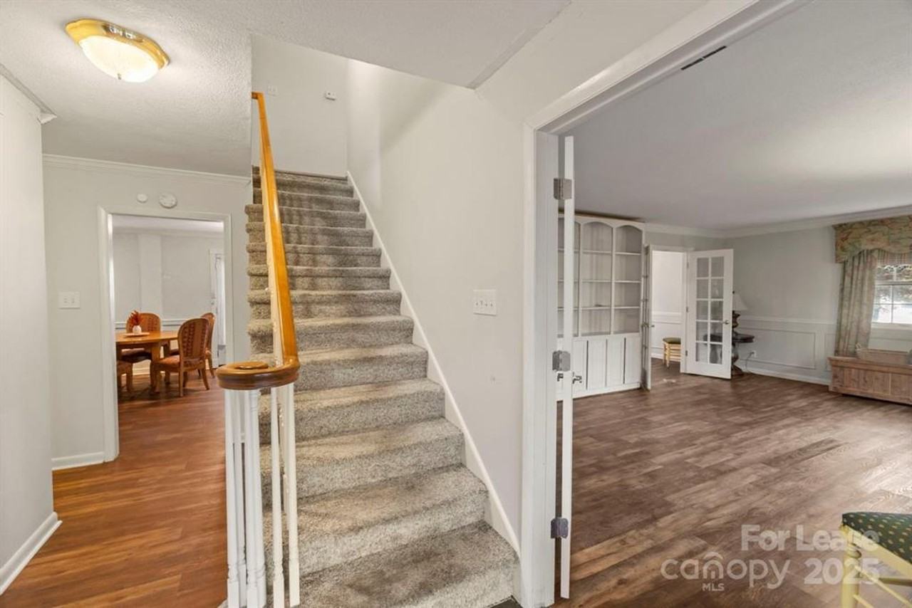 709 1st Ave N - Photo 4 of 34