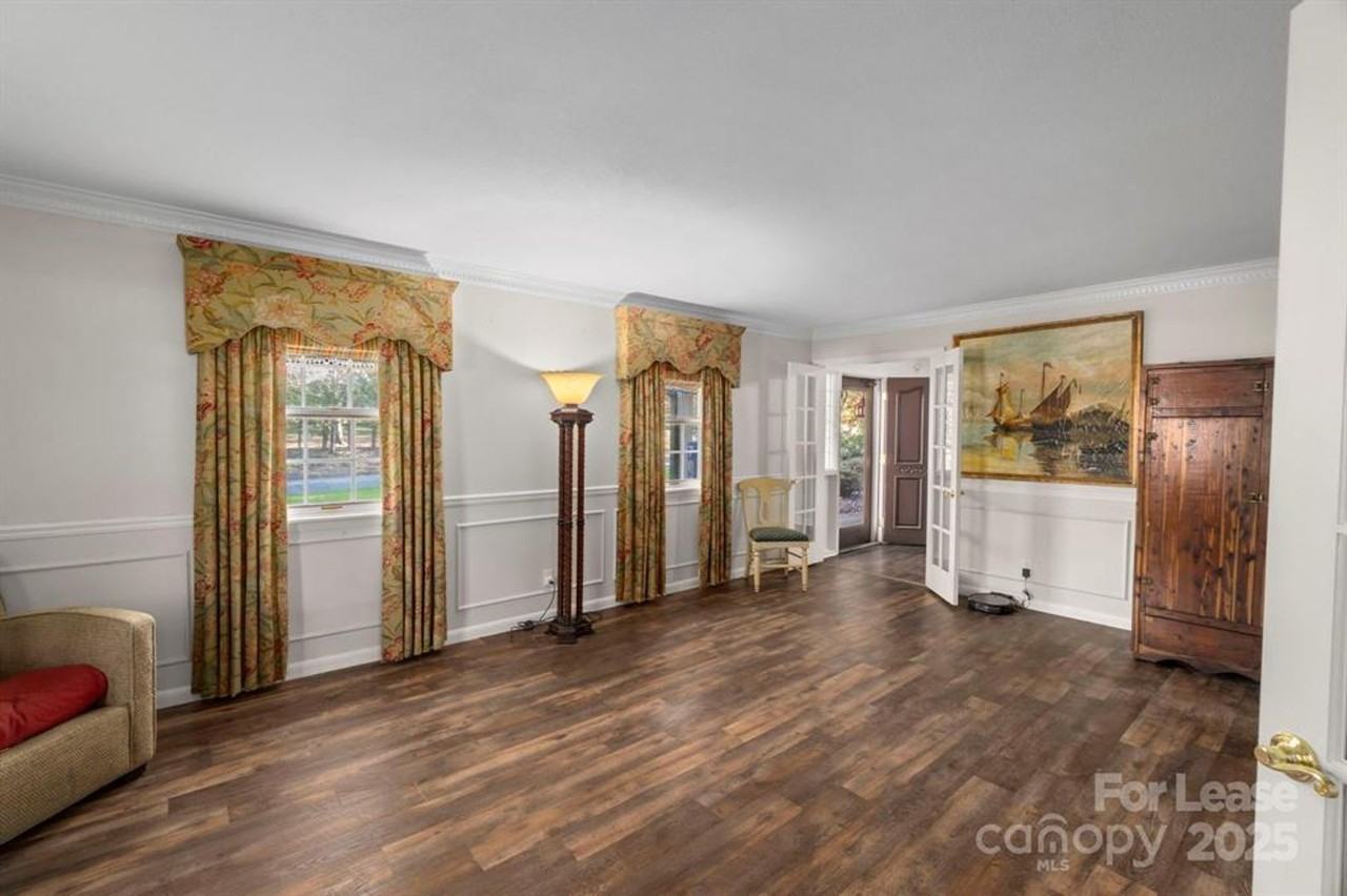 709 1st Ave N - Photo 6 of 34