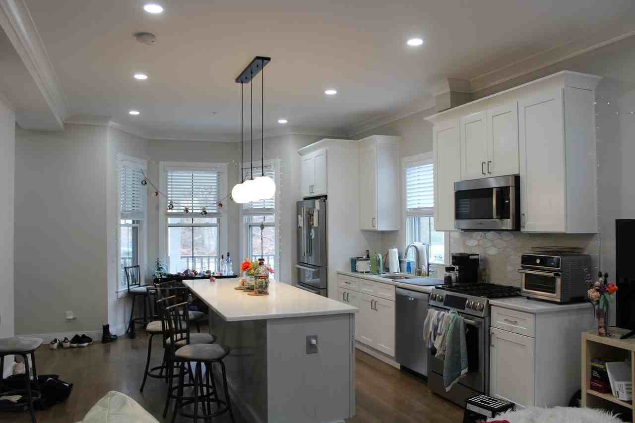 151 Foster St - Photo 5 of 16