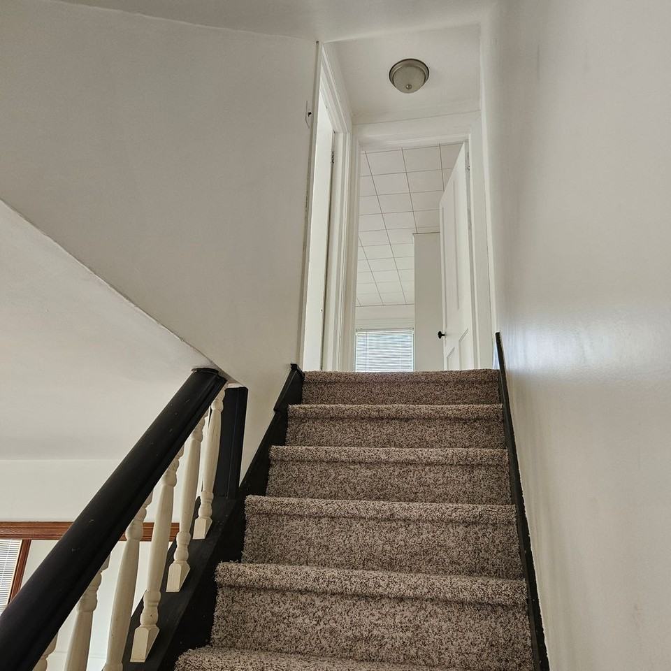 17 S Walnut St - Photo 5 of 24