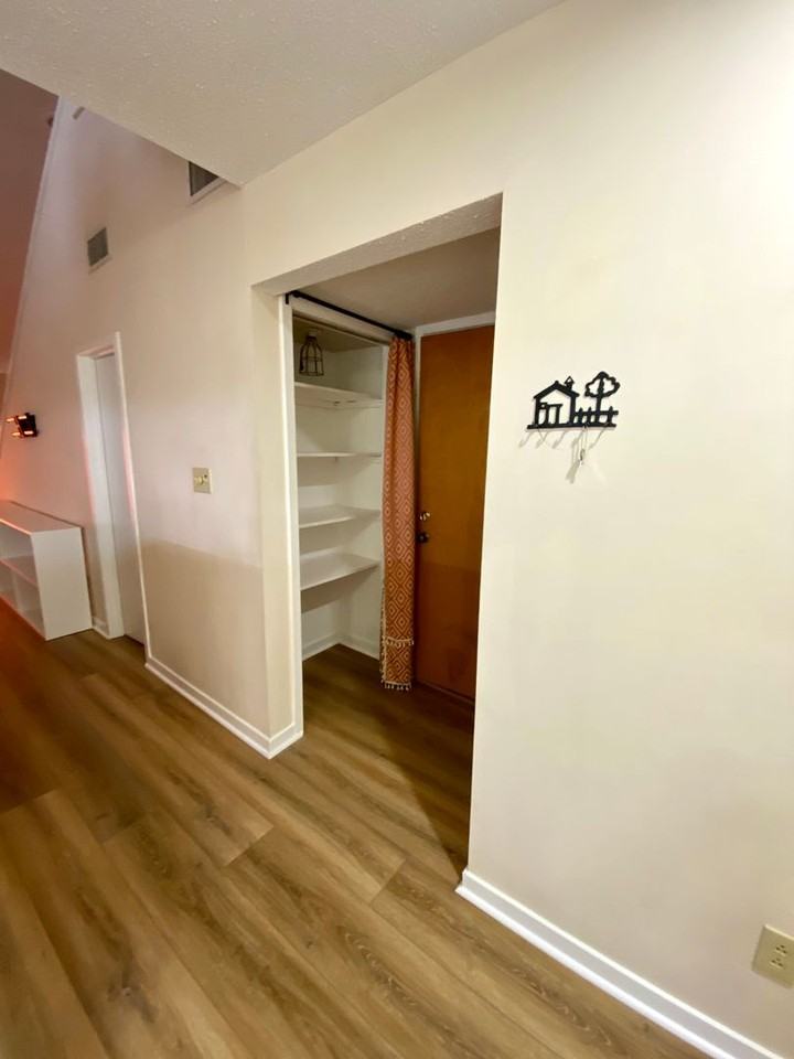 1310 Harbourside Dr - Photo 2 of 20