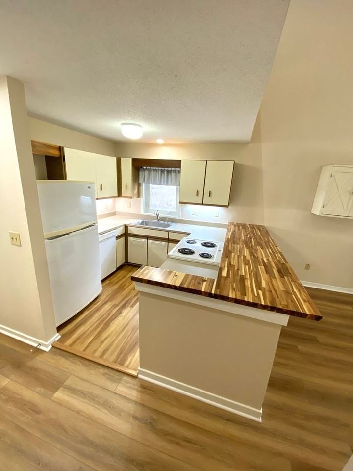 1310 Harbourside Dr - Photo 5 of 20