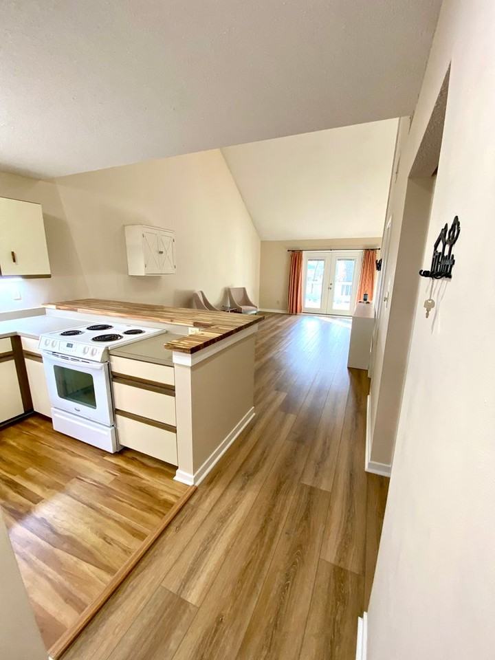 1310 Harbourside Dr - Photo 6 of 20